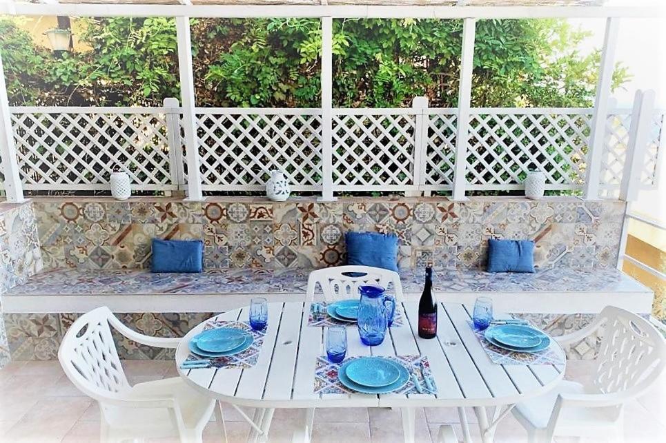 Residenza Jonica Apartment Летояни Екстериор снимка